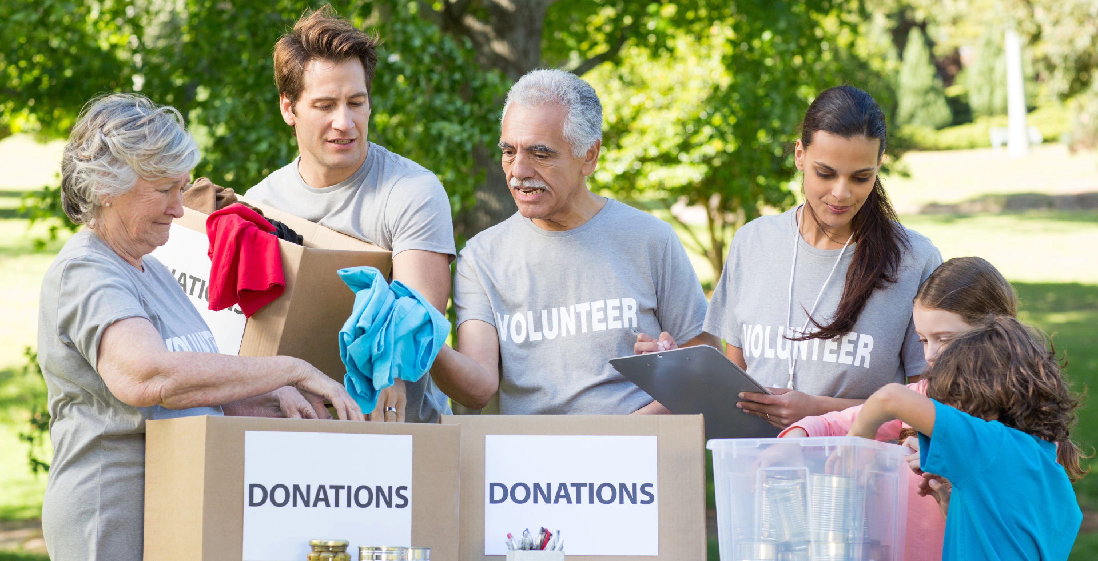 Volunteers using Donary FinTech for donations
