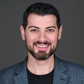 Photo of Barret Davis from Nternow sharing her experience working with EvinceDev on an on-demand real estate app development